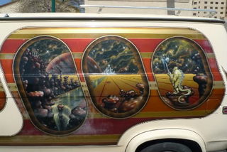 Illustration for article titled Freaking groovy airbrushed scifi and fantasy van art